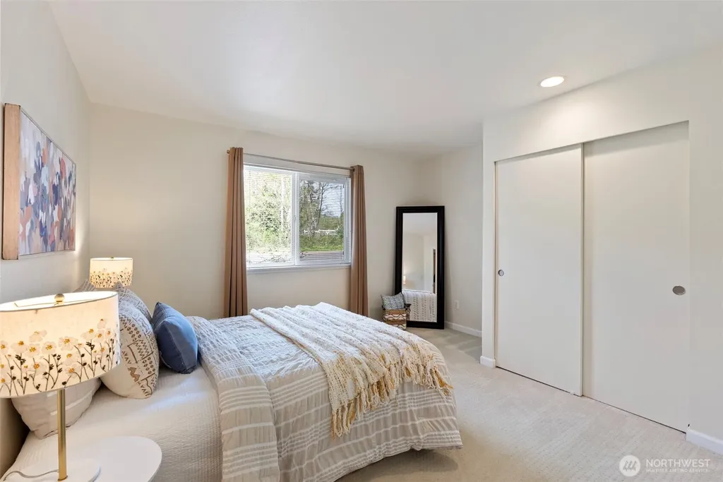 902 NW Leisure Lane Bremerton WA 98311