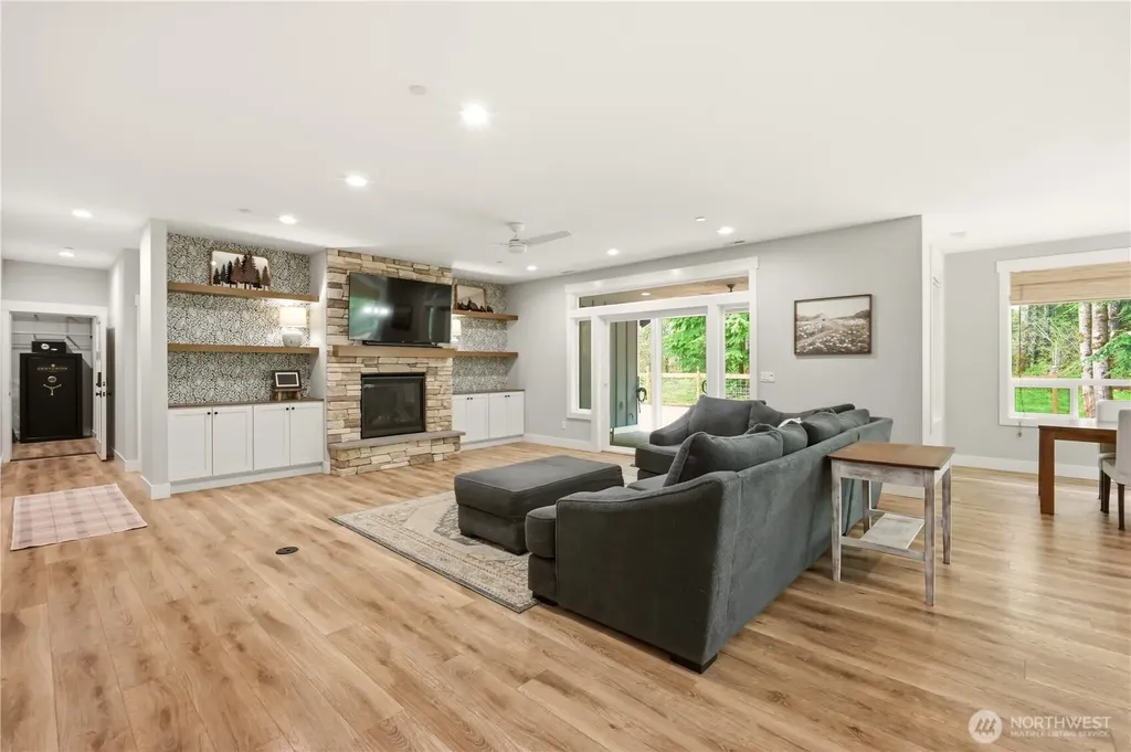 29615 SE 361st Place Enumclaw WA 98022