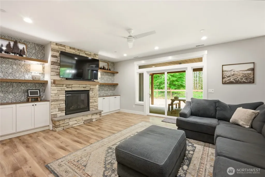 29615 SE 361st Place Enumclaw WA 98022