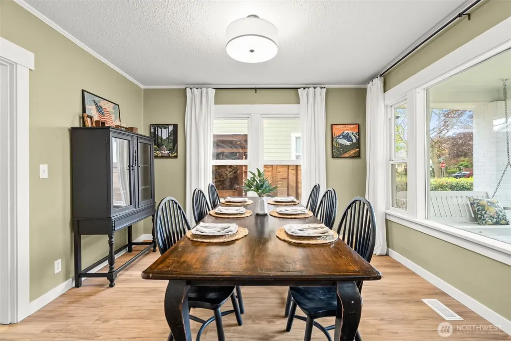 809 Sumner Avenue Sumner WA 98390