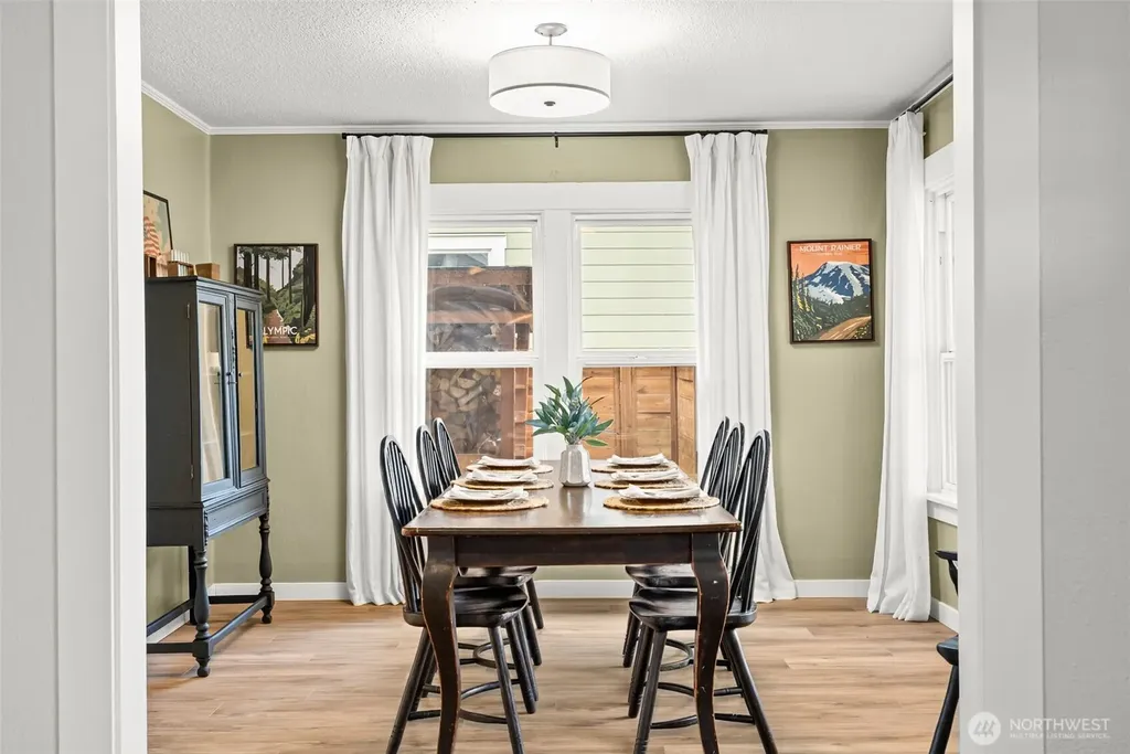 809 Sumner Avenue Sumner WA 98390
