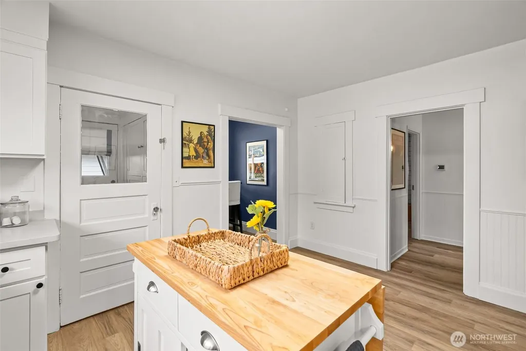 809 Sumner Avenue Sumner WA 98390