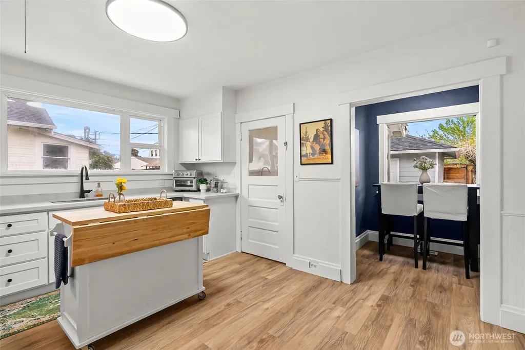 809 Sumner Avenue Sumner WA 98390