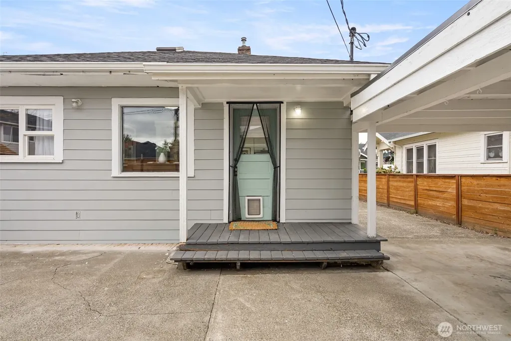 809 Sumner Avenue Sumner WA 98390