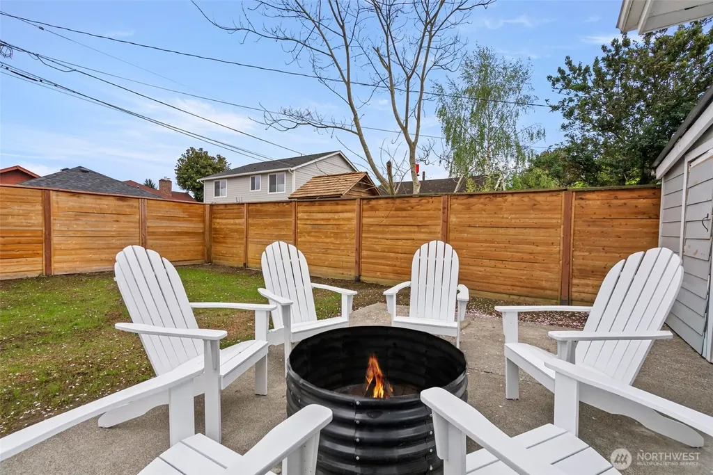 809 Sumner Avenue Sumner WA 98390