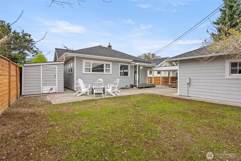 809 Sumner Avenue Sumner WA 98390