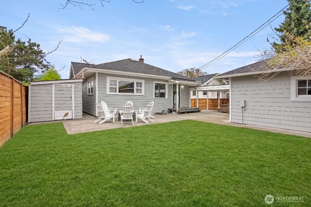 809 Sumner Avenue Sumner WA 98390