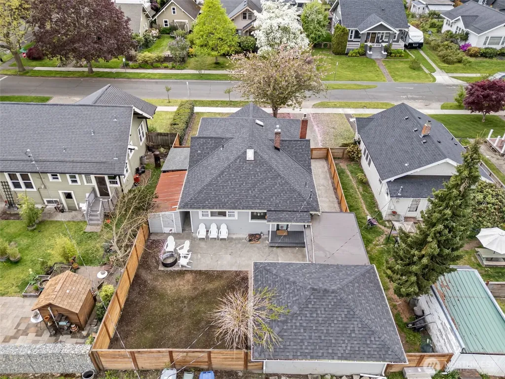 809 Sumner Avenue Sumner WA 98390