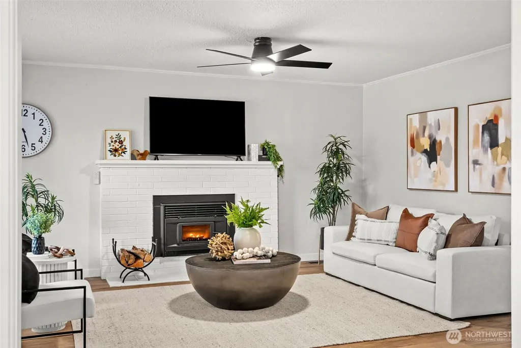 809 Sumner Avenue Sumner WA 98390