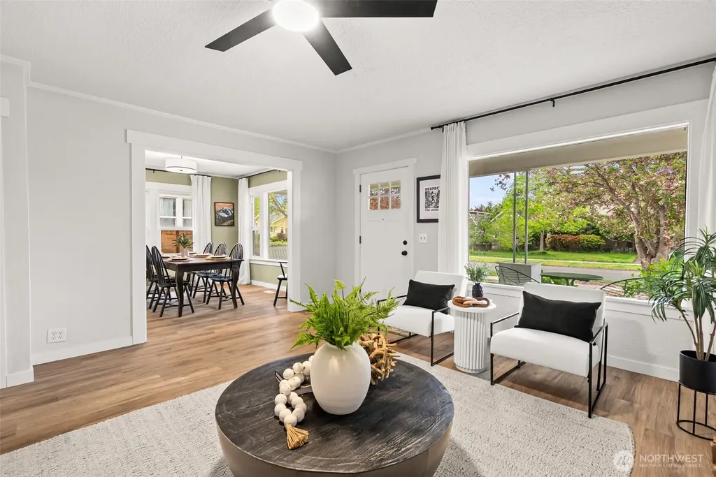 809 Sumner Avenue Sumner WA 98390