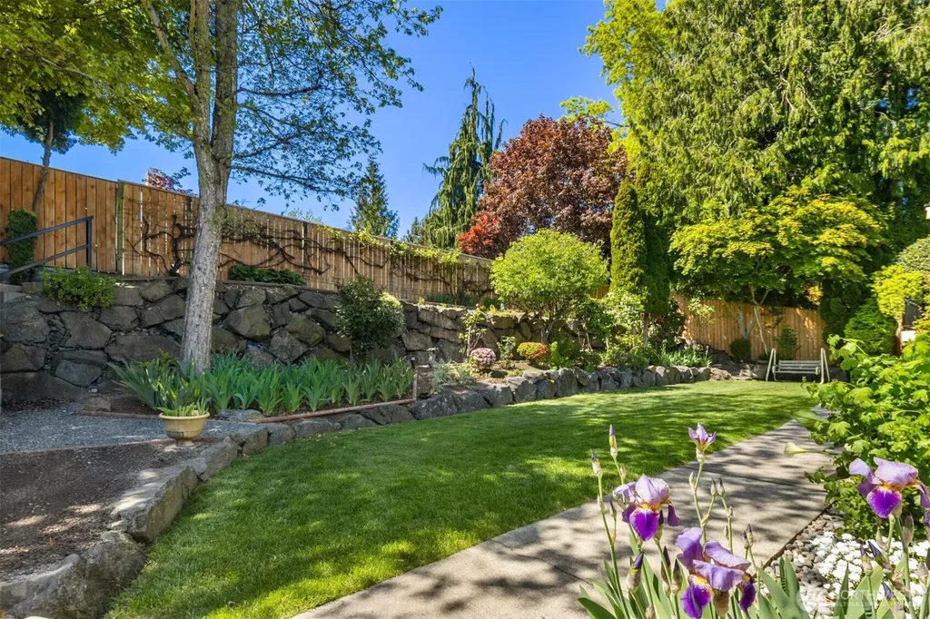 20027 106th Avenue NE Bothell WA 98011