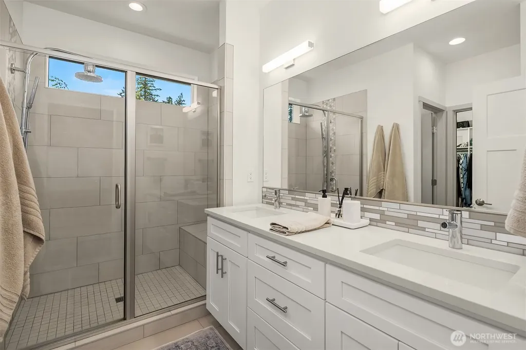 5672 Garibaldi Way Blaine WA 98230