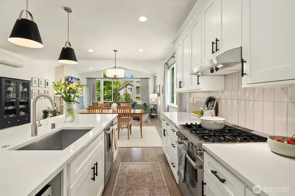 5672 Garibaldi Way Blaine WA 98230