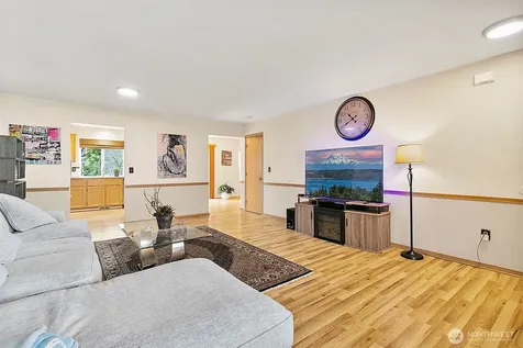 18812 93rd Avenue E Puyallup WA 98375