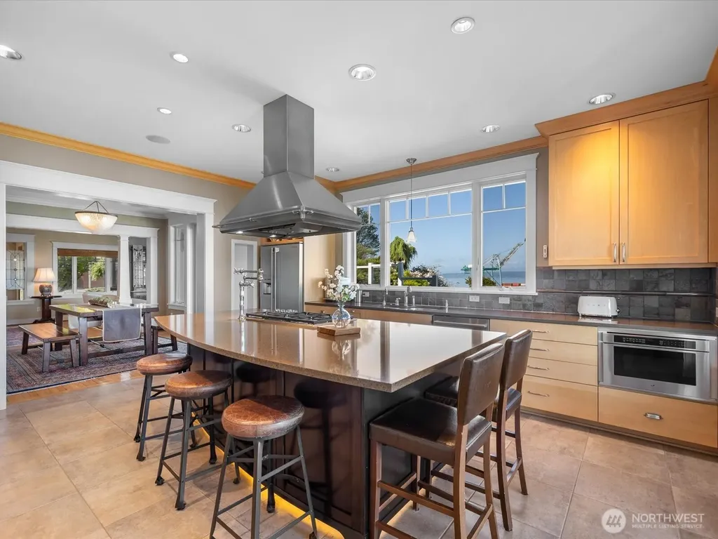 603 Warren Avenue Everett WA 98201