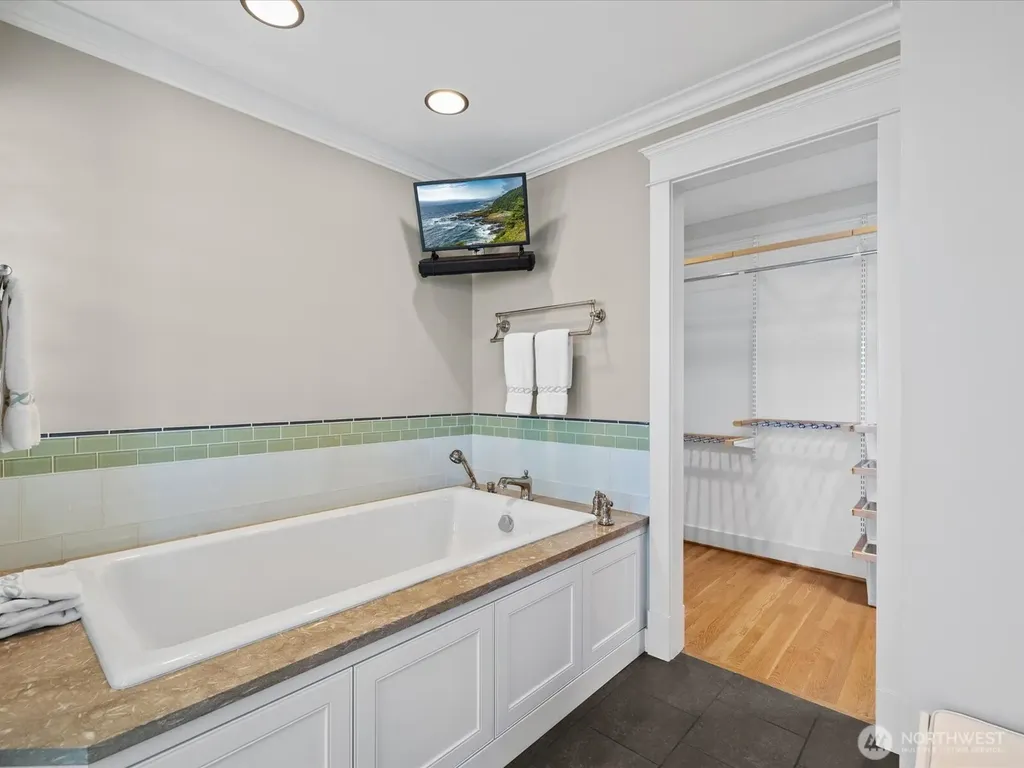 603 Warren Avenue Everett WA 98201