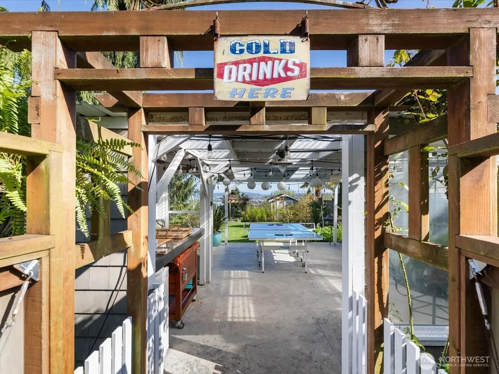 603 Warren Avenue Everett WA 98201
