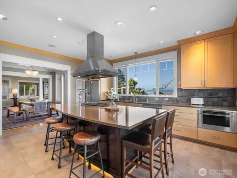 603 Warren Avenue Everett WA 98201