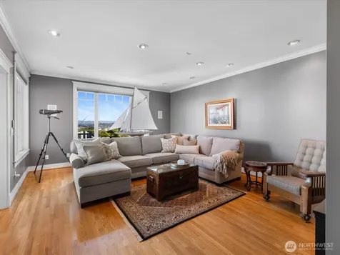603 Warren Avenue Everett WA 98201