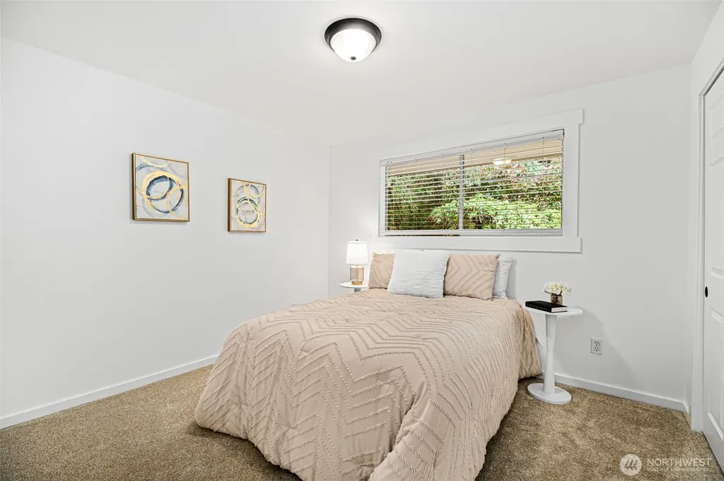 10758 Ashworth Avenue N Seattle WA 98133