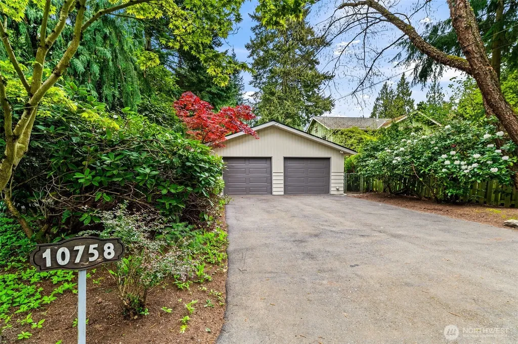 10758 Ashworth Avenue N Seattle WA 98133