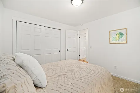 10758 Ashworth Avenue N Seattle WA 98133