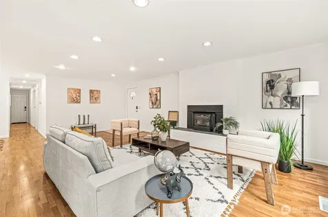 10758 Ashworth Avenue N Seattle WA 98133