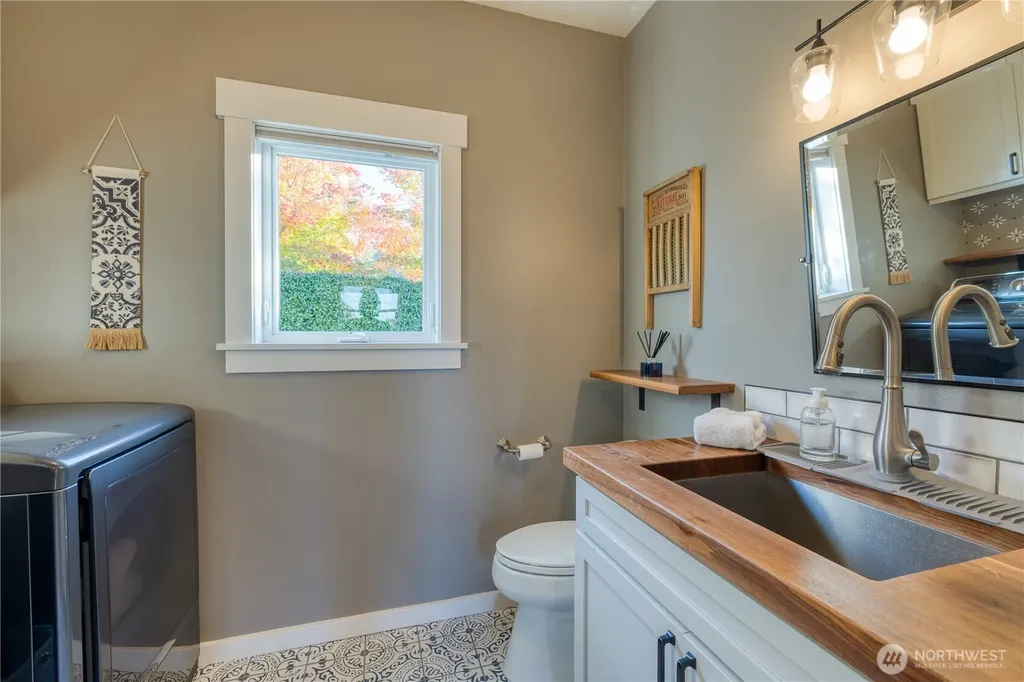 806 NW Alexander Street Coupeville WA 98239