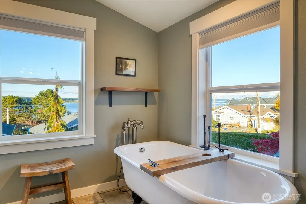 806 NW Alexander Street Coupeville WA 98239