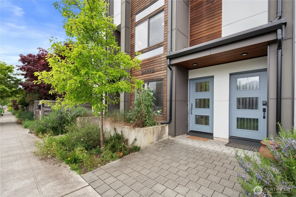 2422 NW 60th Seattle WA 98107