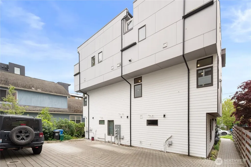 2422 NW 60th Seattle WA 98107