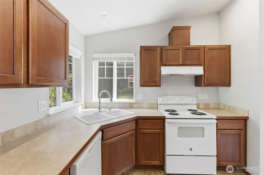 182 Wind River Drive Chehalis WA 98532