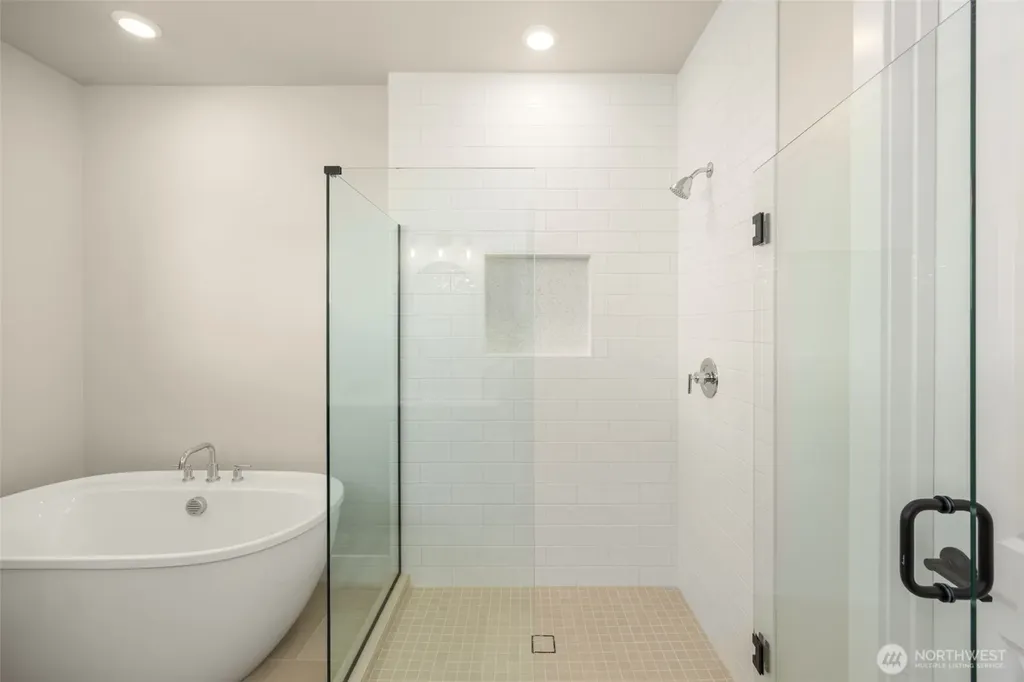 446 222nd Place SE Sammamish WA 98074