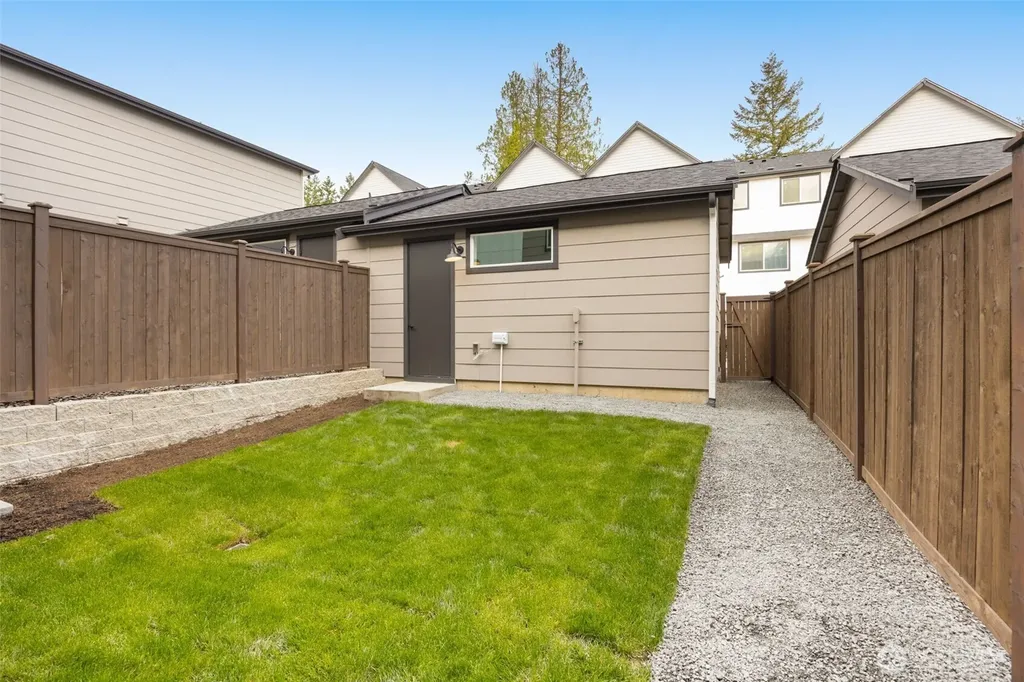 446 222nd Place SE Sammamish WA 98074