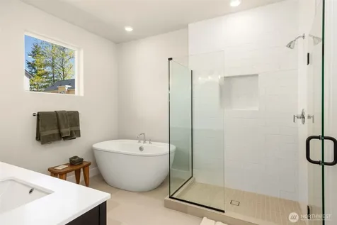 446 222nd Place SE Sammamish WA 98074
