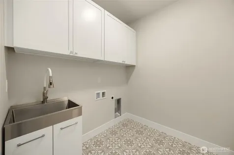 446 222nd Place SE Sammamish WA 98074