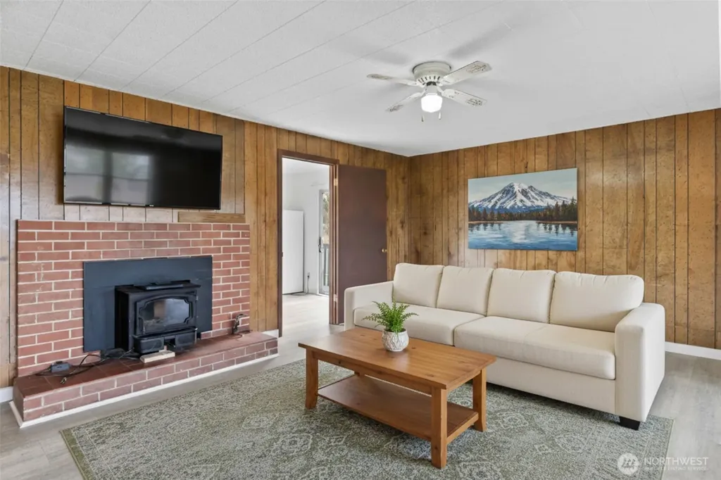 39411 Mountain Highway E Eatonville WA 98328