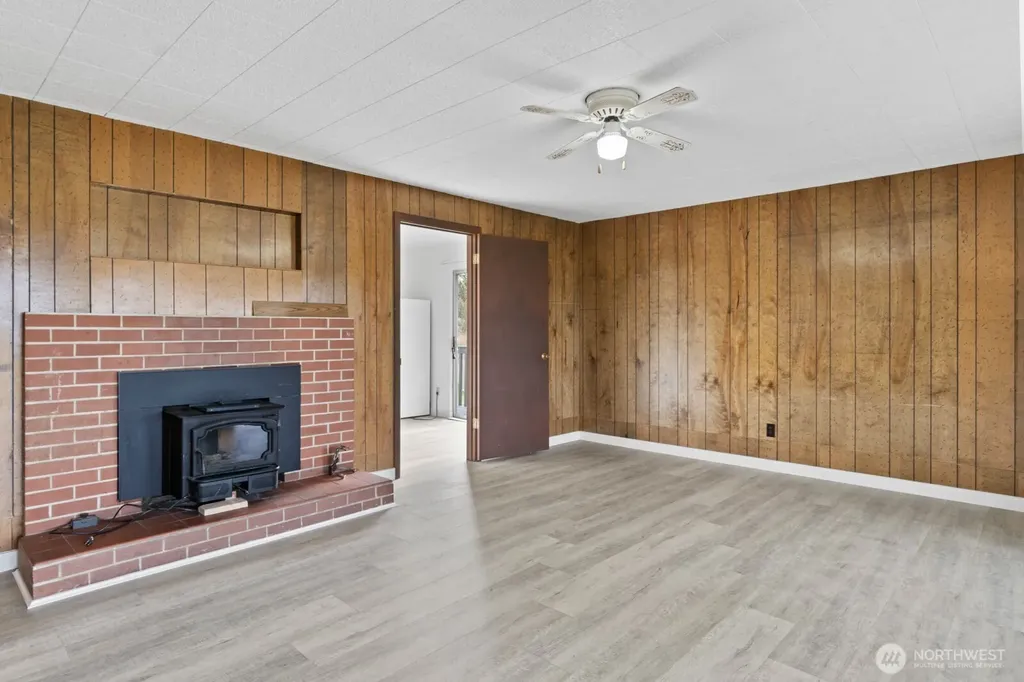 39411 Mountain Highway E Eatonville WA 98328