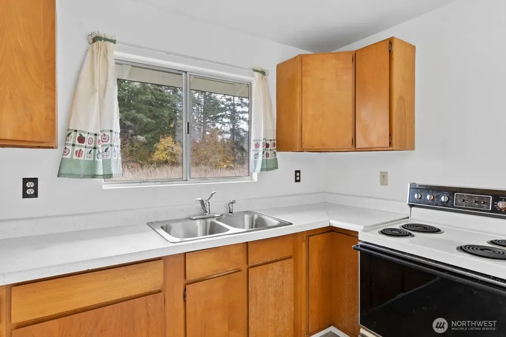 39411 Mountain Highway E Eatonville WA 98328