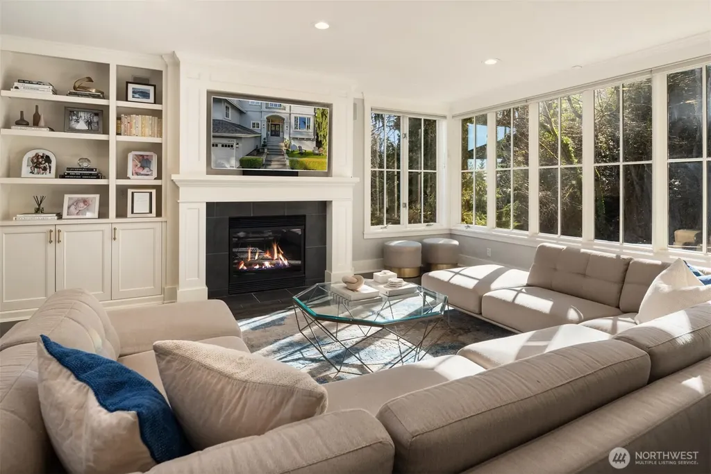 3645 92nd Avenue SE Mercer Island WA 98040