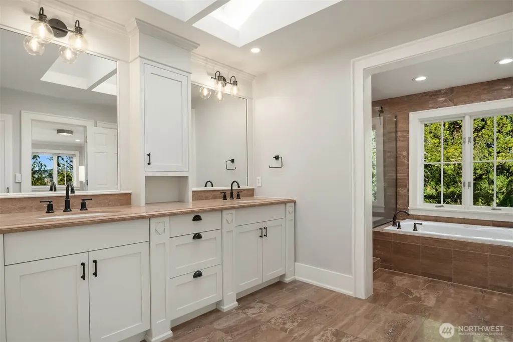3645 92nd Avenue SE Mercer Island WA 98040