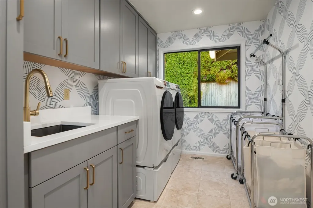3645 92nd Avenue SE Mercer Island WA 98040