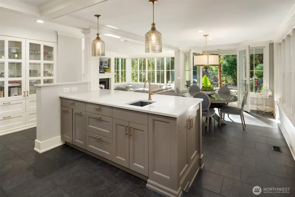 3645 92nd Avenue SE Mercer Island WA 98040