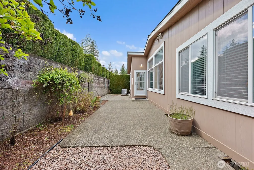 21819 SE 275th Place Maple Valley WA 98038