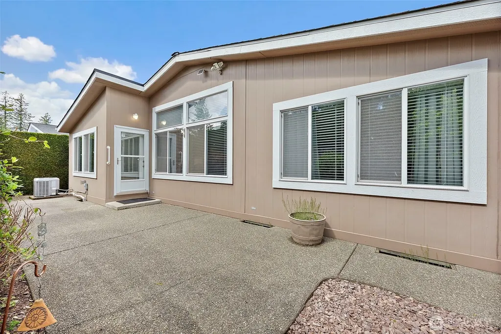 21819 SE 275th Place Maple Valley WA 98038
