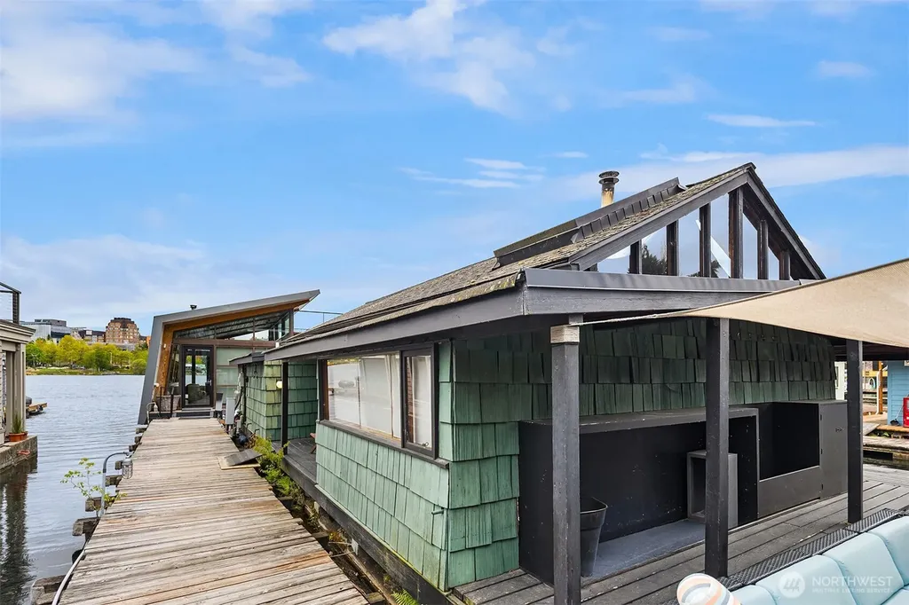 3130 Portage Bay Place E Seattle WA 98102