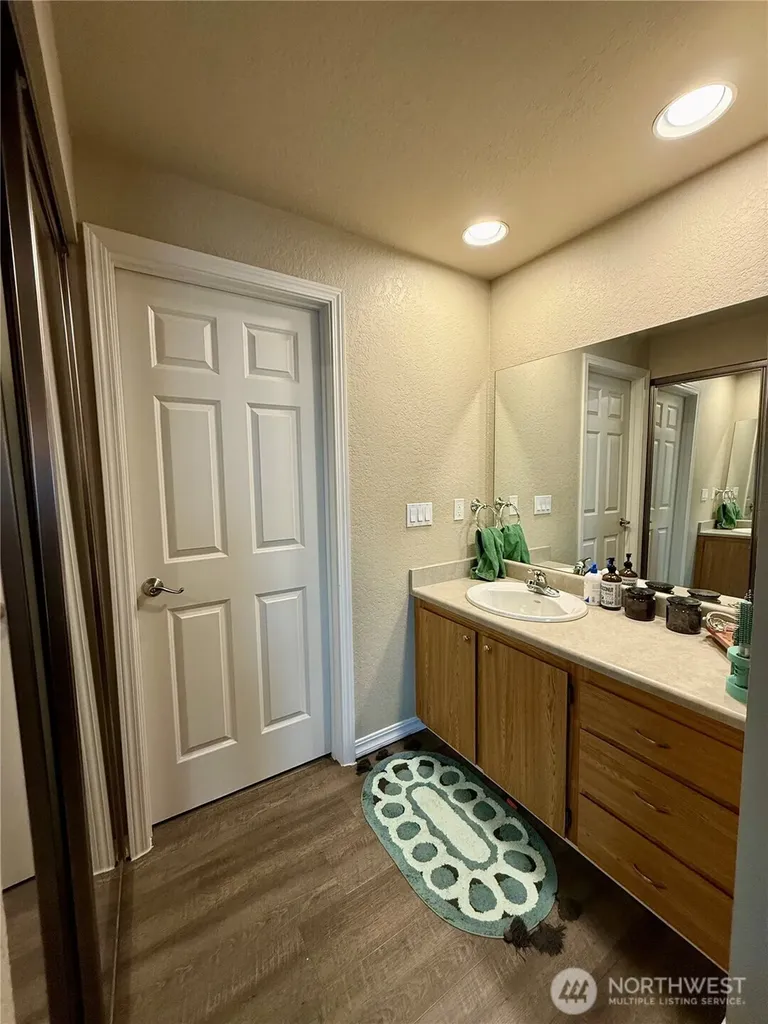 1700 Sunn Fjord Lane Bremerton WA 98312