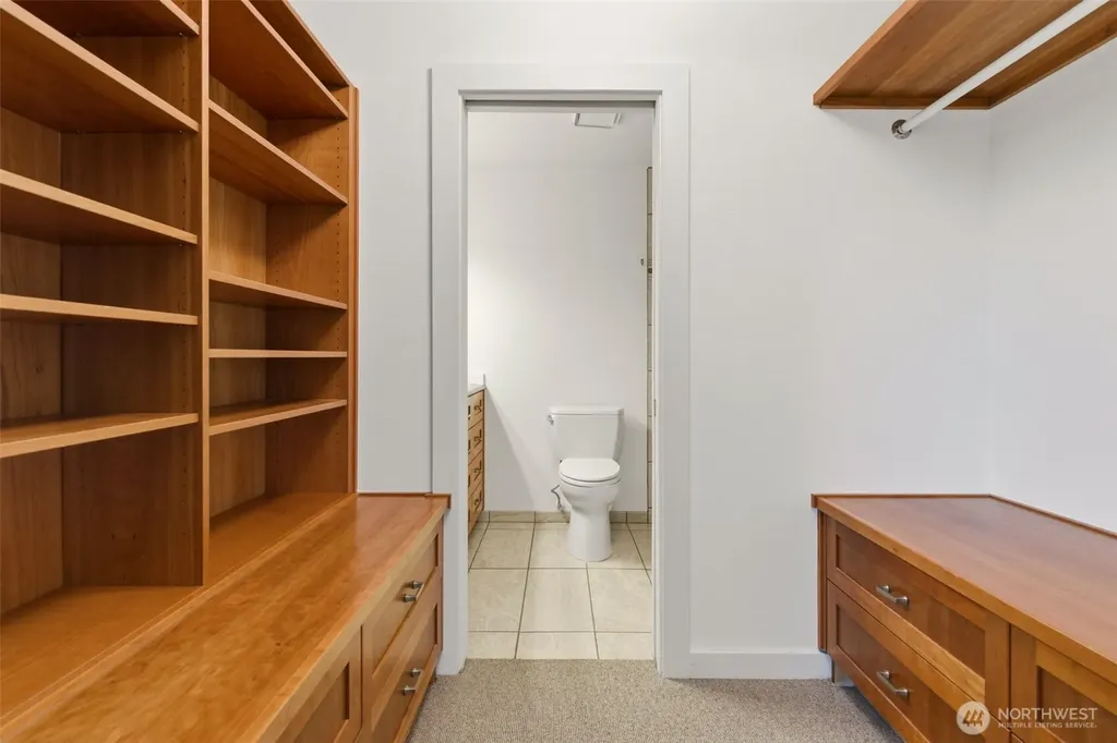800 N Allen Place Seattle WA 98103