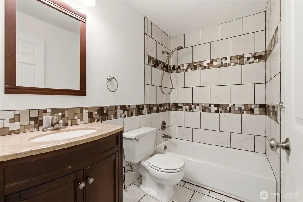 800 N Allen Place Seattle WA 98103