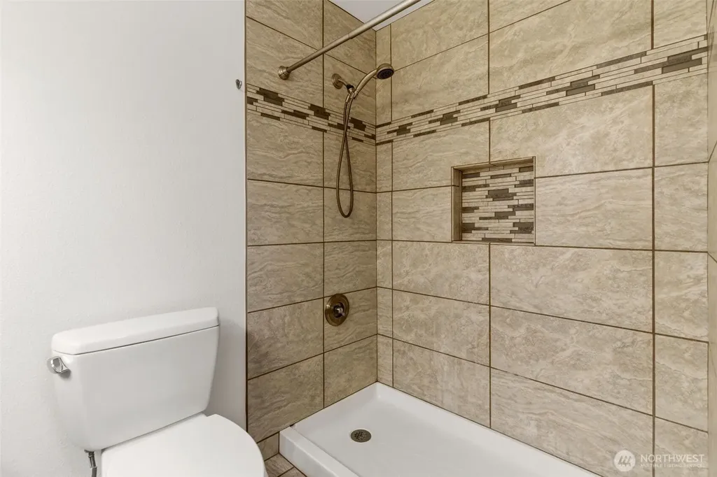 800 N Allen Place Seattle WA 98103